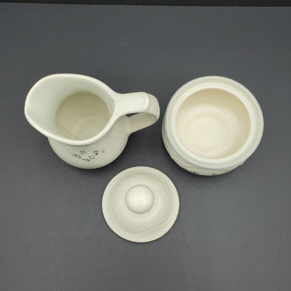 Pfaltzgraff Heirloom Creamer & Sugar Bowl with Lid Gray White Floral Creamer Set - Picture 2 of 12
